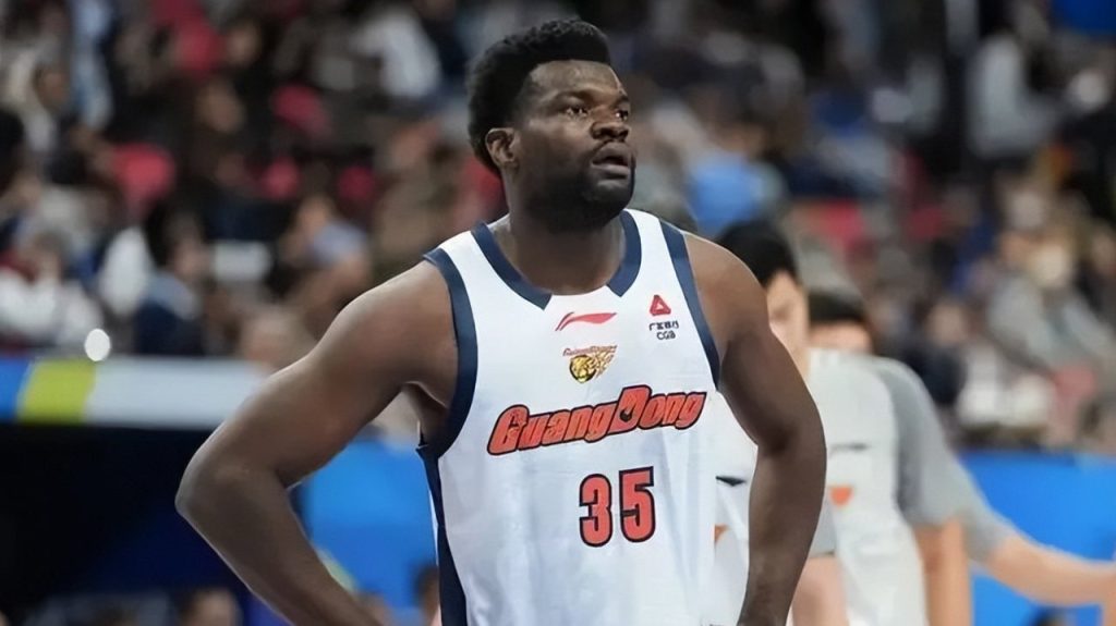 CBA多队动态:广东酝酿换外援,四川发工资,邱彪面临下课危机